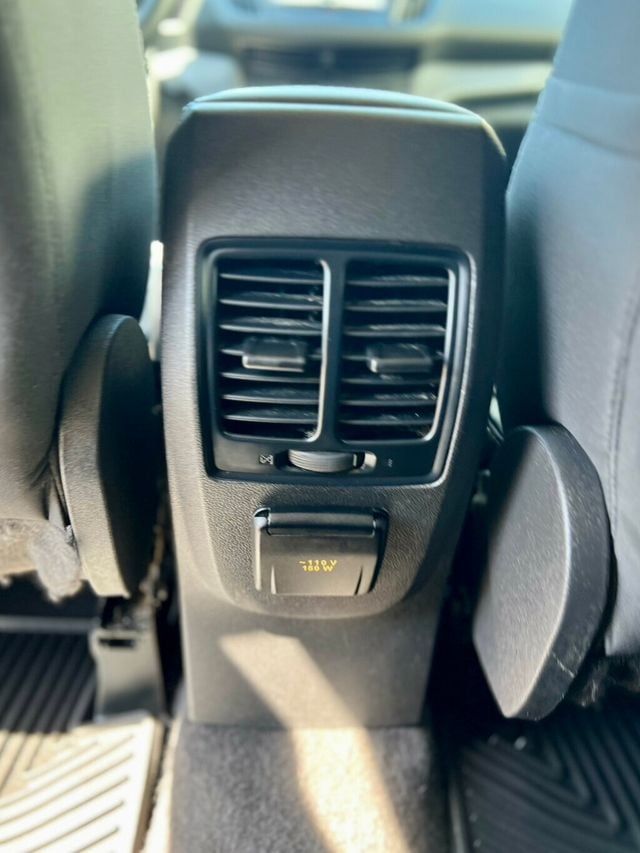 2017 Ford Escape SE FWD - 23029665 - 17