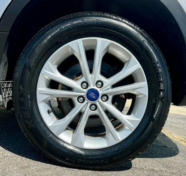 2017 Ford Escape SE FWD - 23029665 - 28