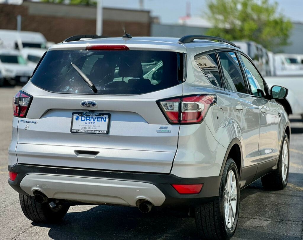 2017 Ford Escape SE FWD - 23029665 - 4