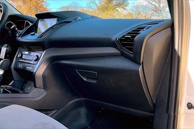 2017 Ford Escape SE FWD - 22937680 - 11