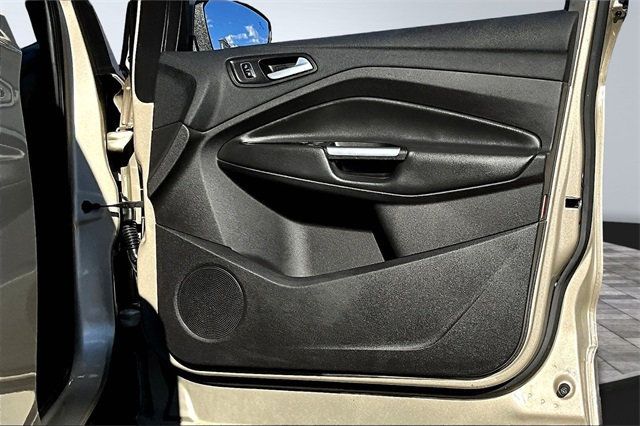 2017 Ford Escape SE FWD - 22937680 - 15