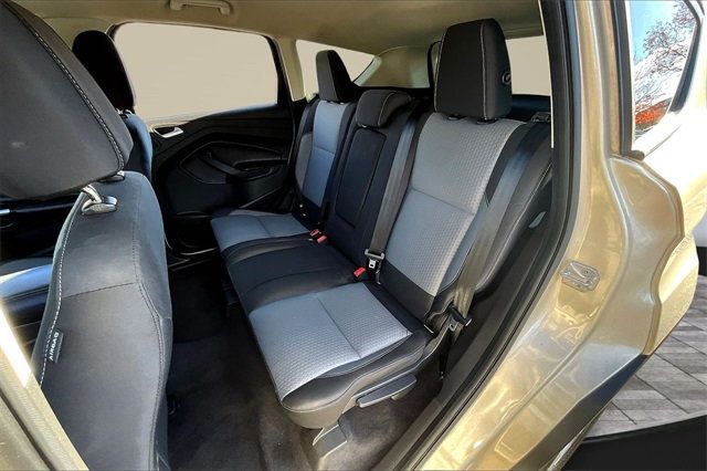 2017 Ford Escape SE FWD - 22937680 - 16