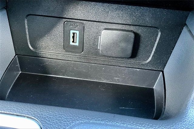 2017 Ford Escape SE FWD - 22937680 - 24