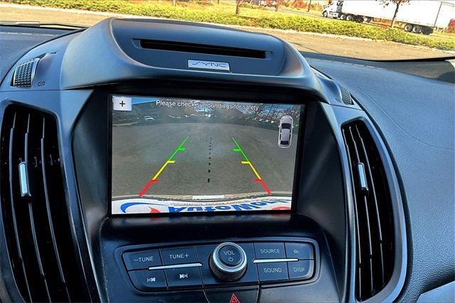 2017 Ford Escape SE FWD - 22937680 - 26