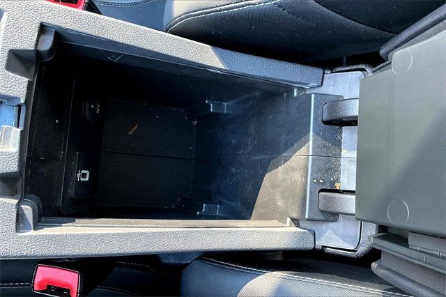 2017 Ford Escape SE FWD - 22937680 - 29