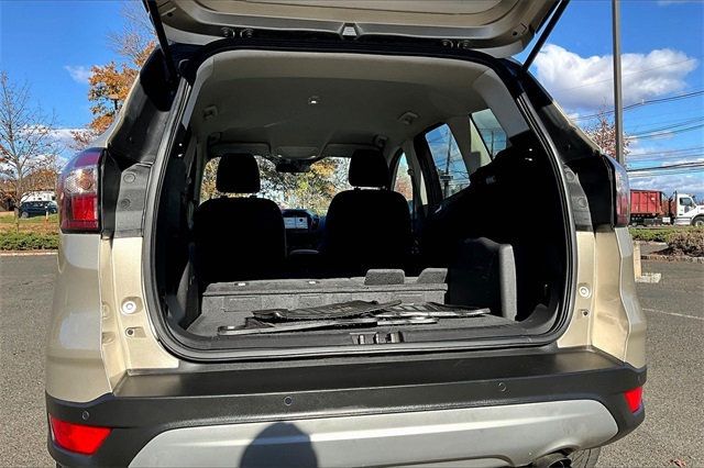 2017 Ford Escape SE FWD - 22937680 - 35