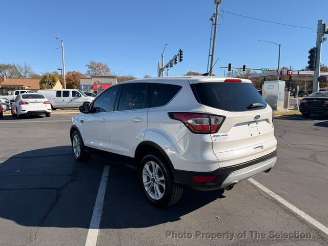 2017 Ford Escape SE FWD W/ BACK UP CAMERA & BLUETOOTH - 22940141 - 11