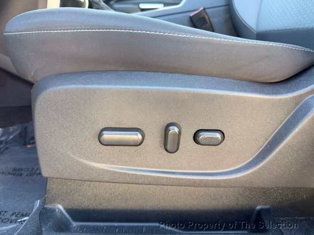 2017 Ford Escape SE FWD W/ BACK UP CAMERA & BLUETOOTH - 22940141 - 22