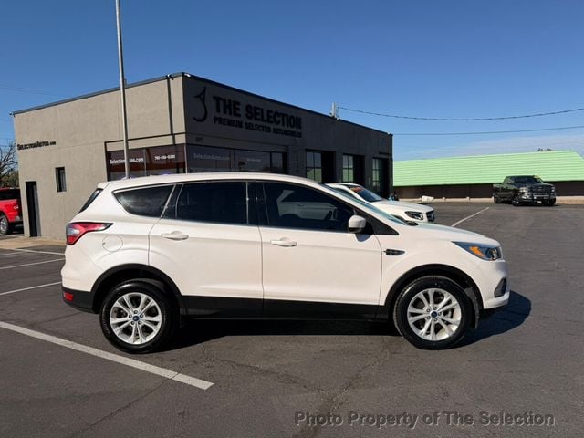 2017 Ford Escape SE FWD W/ BACK UP CAMERA & BLUETOOTH - 22940141 - 3