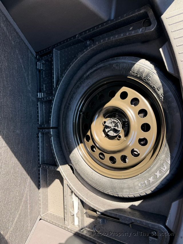 2017 Ford Escape SE FWD W/ BACK UP CAMERA & BLUETOOTH - 22940141 - 45