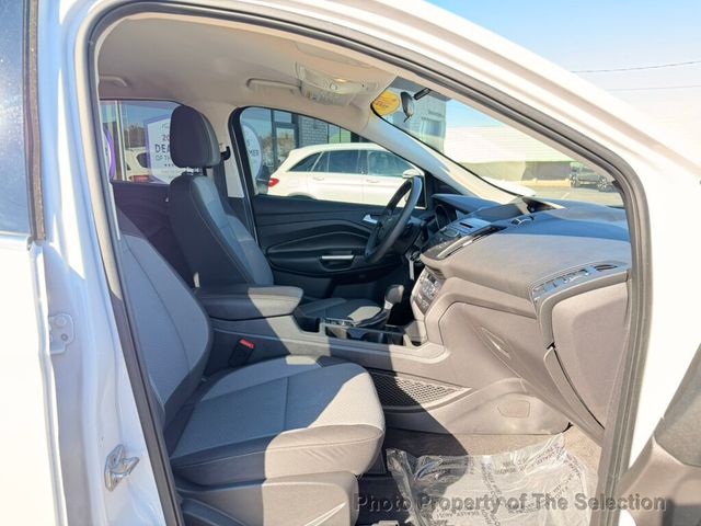 2017 Ford Escape SE FWD W/ BACK UP CAMERA & BLUETOOTH - 22940141 - 51