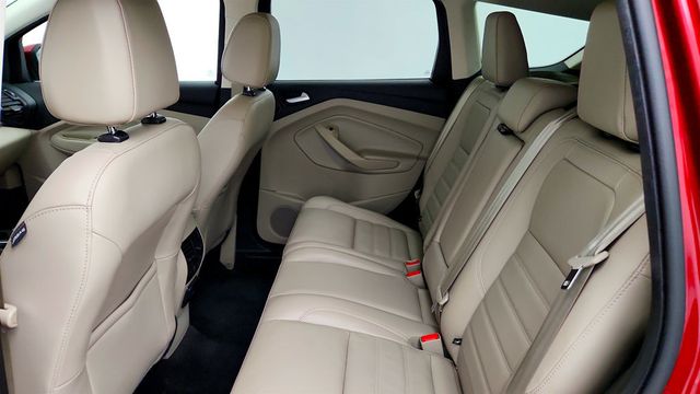 2017 Ford Escape SE FWD w/ Equipment 201A, Leather Comfort Package & Voice Nav. - 23040250 - 19