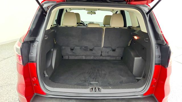 2017 Ford Escape SE FWD w/ Equipment 201A, Leather Comfort Package & Voice Nav. - 23040250 - 20