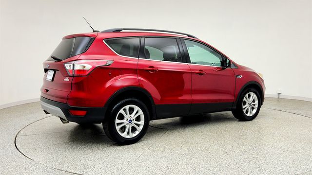 2017 Ford Escape SE FWD w/ Equipment 201A, Leather Comfort Package & Voice Nav. - 23040250 - 4
