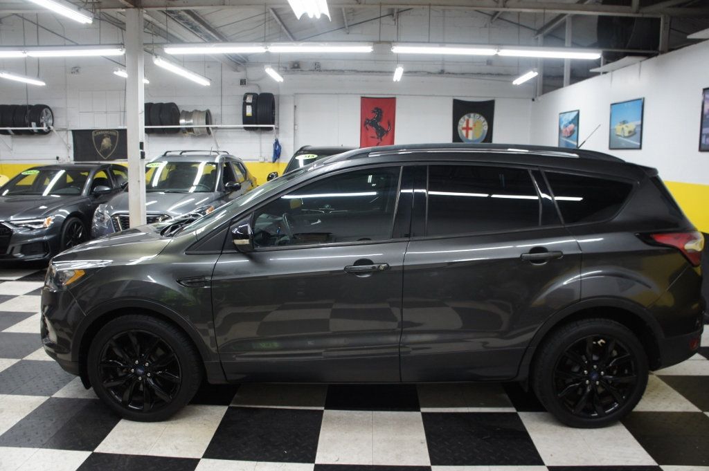 2017 Ford Escape Titanium - 22767593 - 17