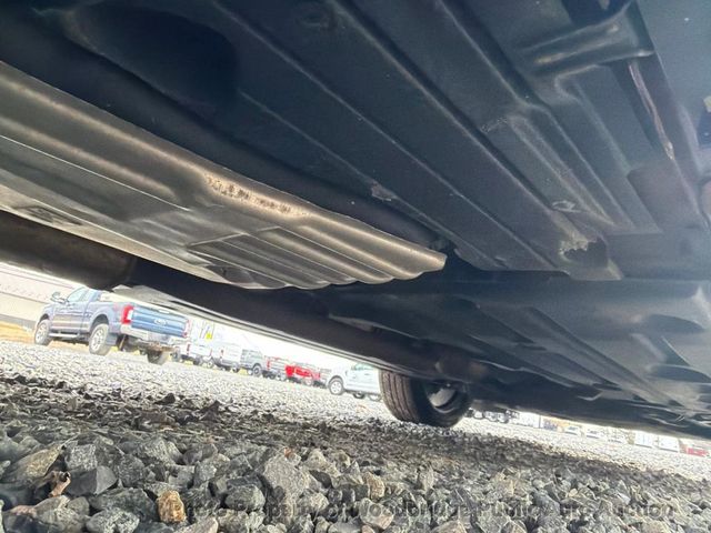 2017 Ford Escape Titanium 4WD - 22975121 - 18