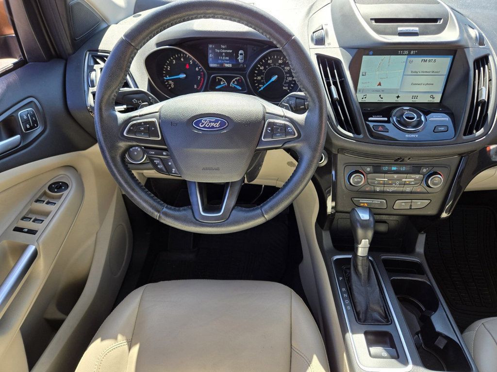 2017 Ford Escape Titanium 4WD - 22933240 - 9
