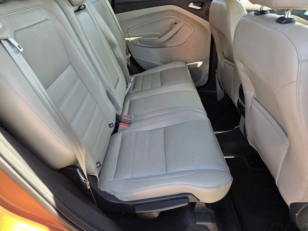 2017 Ford Escape Titanium 4WD - 22933240 - 11