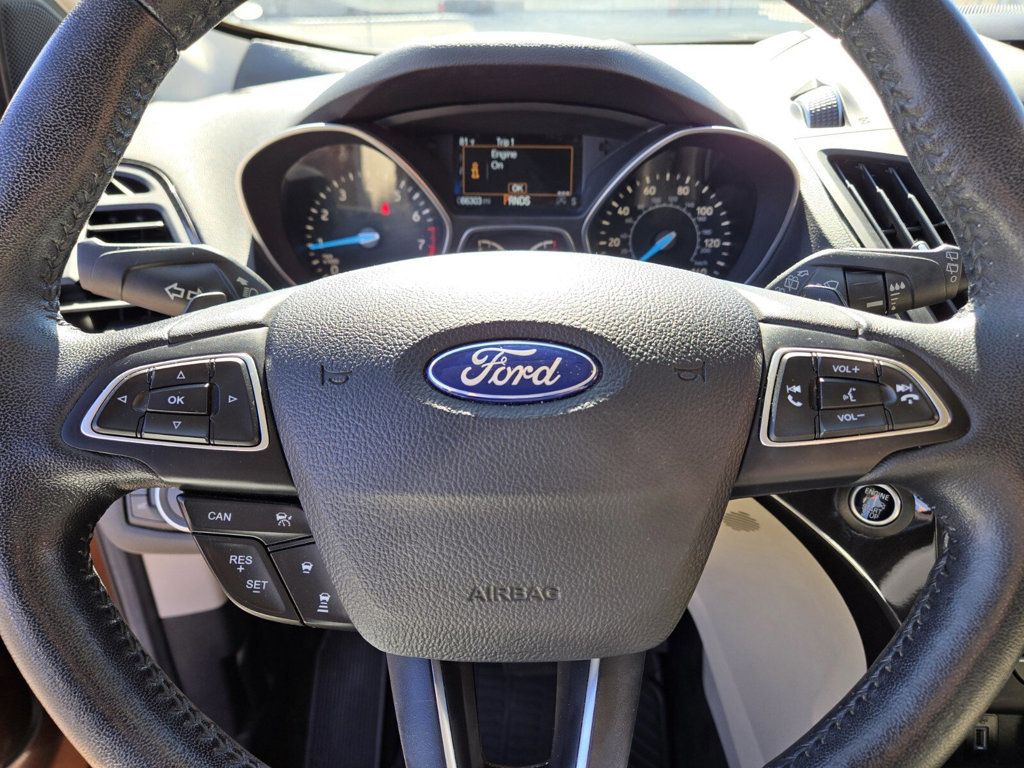 2017 Ford Escape Titanium 4WD - 22933240 - 14
