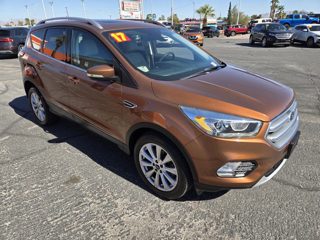 2017 Ford Escape Titanium 4WD - 22933240 - 3