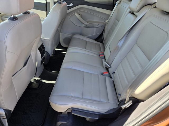 2017 Ford Escape Titanium 4WD - 22933240 - 8