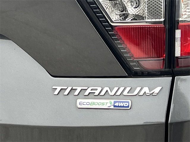 2017 Ford Escape Titanium 4WD - 22969503 - 17