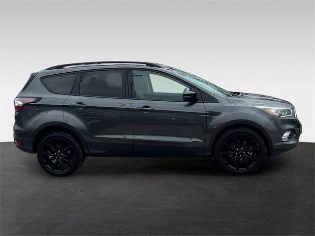 2017 Ford Escape Titanium 4WD - 22969503 - 5