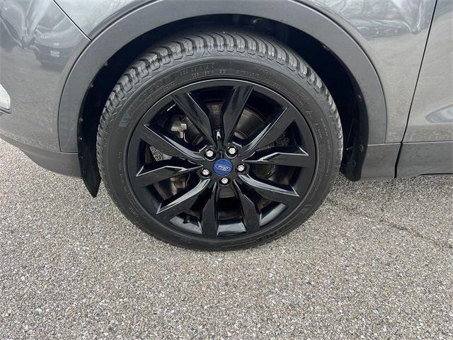 2017 Ford Escape Titanium 4WD - 22969503 - 8