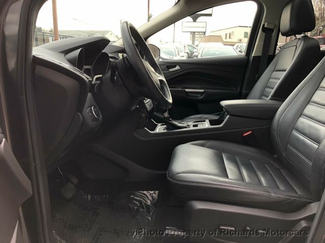 2017 Ford Escape Titanium 4WD - 20458271 - 13