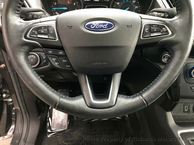 2017 Ford Escape Titanium 4WD - 20458271 - 14