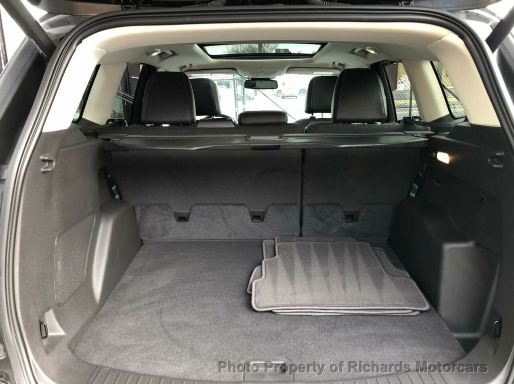 2017 Ford Escape Titanium 4WD - 20458271 - 23