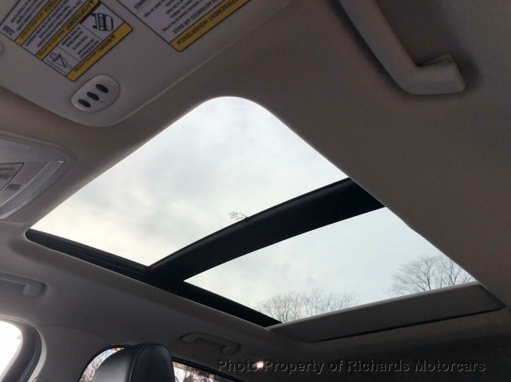 2017 Ford Escape Titanium 4WD - 20458271 - 25