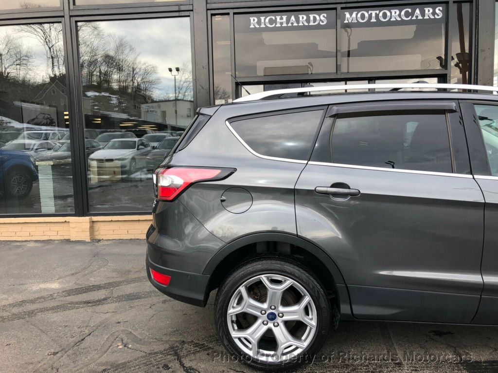 2017 Ford Escape Titanium 4WD - 20458271 - 3