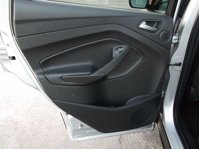 2017 Ford ESCAPE  SE LEATHER ONE OWNER  LEATHER INTERIOR  PANORAMIC MOONROOF  BLIND SPOT - 19348629 - 27