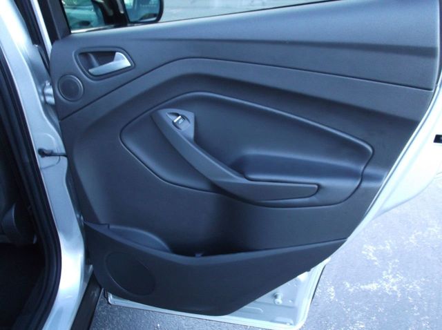 2017 Ford ESCAPE  SE LEATHER ONE OWNER  LEATHER INTERIOR  PANORAMIC MOONROOF  BLIND SPOT - 19348629 - 29