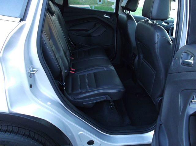 2017 Ford ESCAPE  SE LEATHER ONE OWNER  LEATHER INTERIOR  PANORAMIC MOONROOF  BLIND SPOT - 19348629 - 30