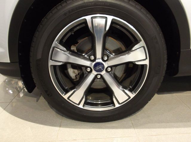 2017 Ford ESCAPE  SE LEATHER ONE OWNER  LEATHER INTERIOR  PANORAMIC MOONROOF  BLIND SPOT - 19348629 - 35