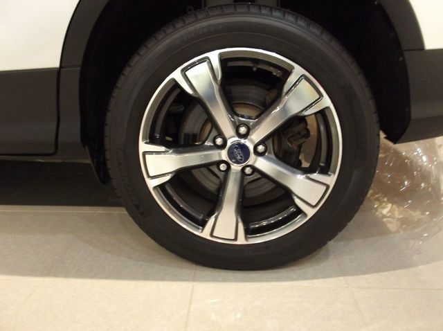 2017 Ford ESCAPE  SE LEATHER ONE OWNER  LEATHER INTERIOR  PANORAMIC MOONROOF  BLIND SPOT - 19348629 - 36