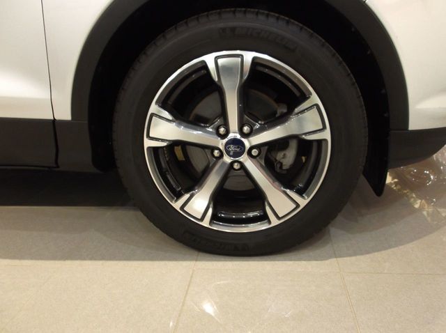 2017 Ford ESCAPE  SE LEATHER ONE OWNER  LEATHER INTERIOR  PANORAMIC MOONROOF  BLIND SPOT - 19348629 - 37