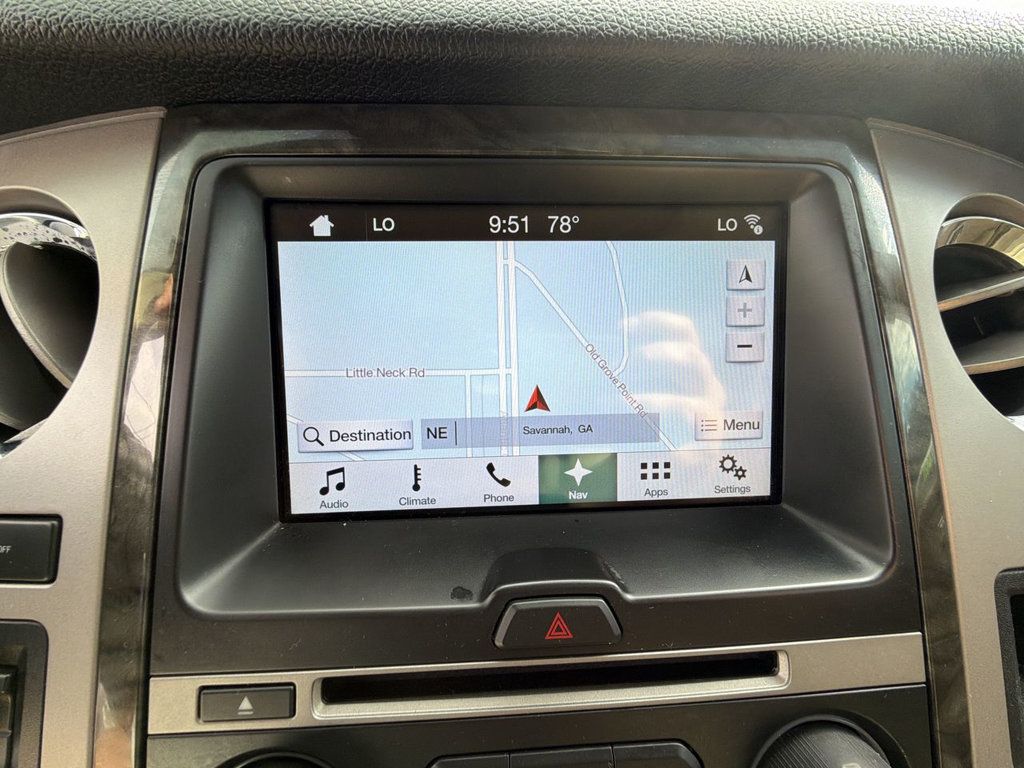 Ford Expedition Limited 4x2 photo 18
