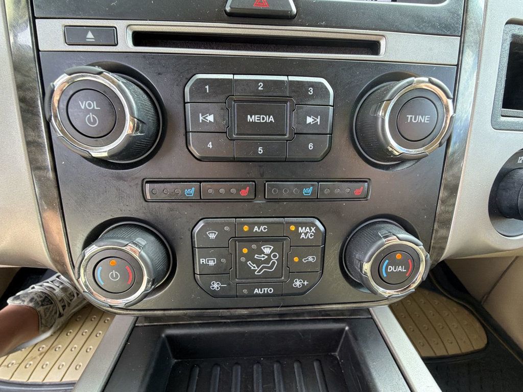 Ford Expedition Limited 4x2 photo 19