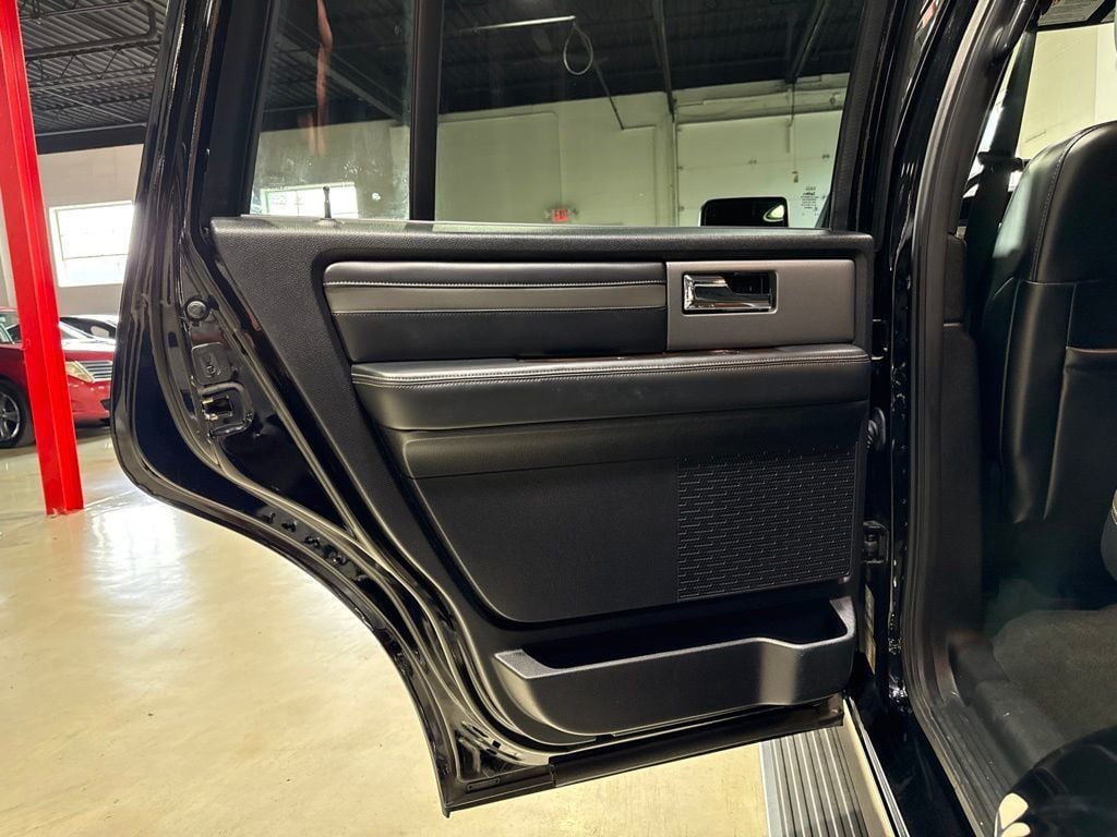 2017 Ford Expedition Platinum 4x4 - 23070064 - 27