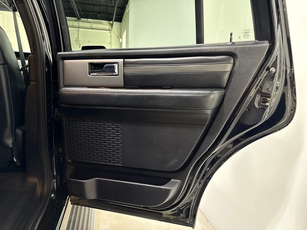 2017 Ford Expedition Platinum 4x4 - 23070064 - 30