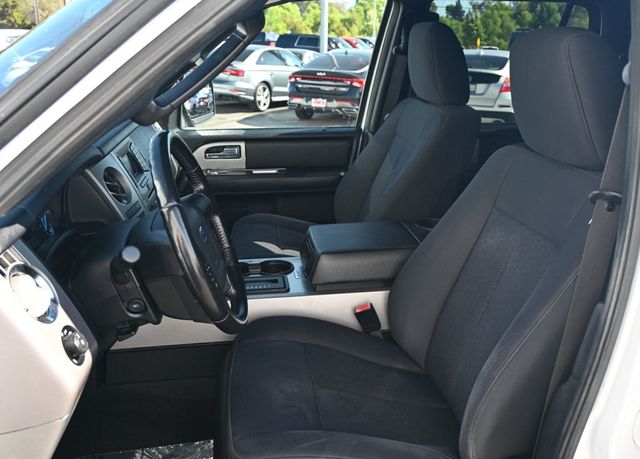 2017 Ford Expedition XLT - 22917439 - 11