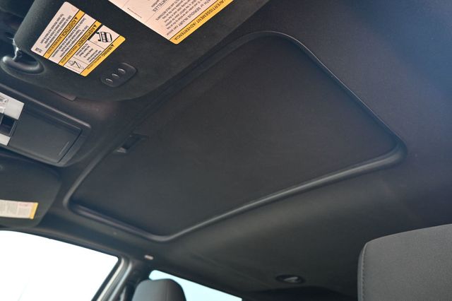 2017 Ford Expedition XLT - 22917439 - 16