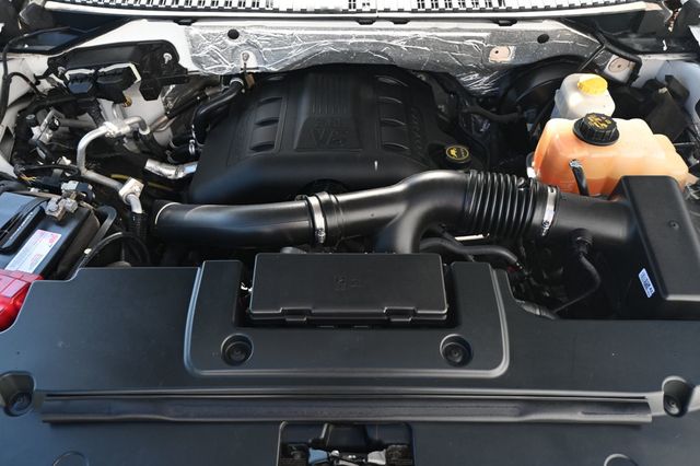 2017 Ford Expedition XLT - 22917439 - 17