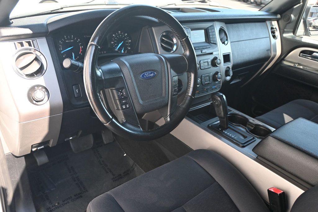 2017 Ford Expedition XLT King Ranch photo 3