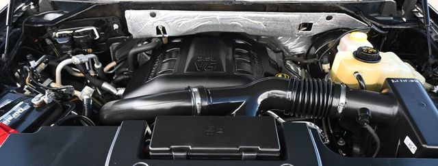 2017 Ford Expedition XLT - 22985225 - 18