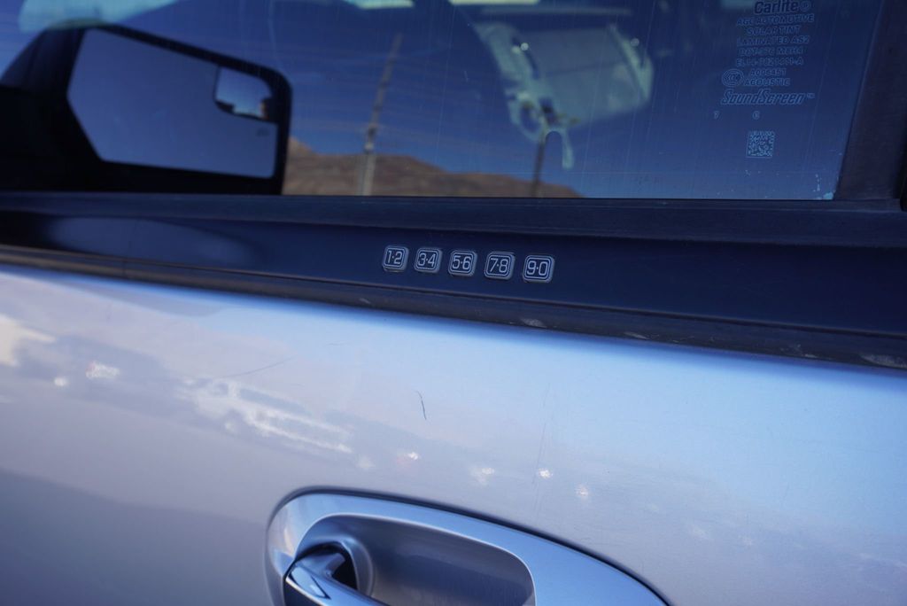 2017 Ford Expedition XLT - 22935831 - 18