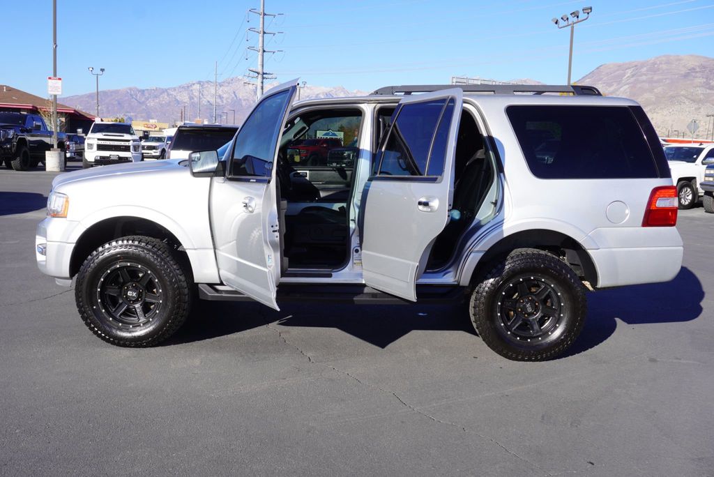 2017 Ford Expedition XLT - 22935831 - 22